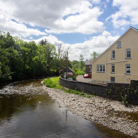 Riverbank Bed And Breakfast Llanwrtyd Wells Esterno foto