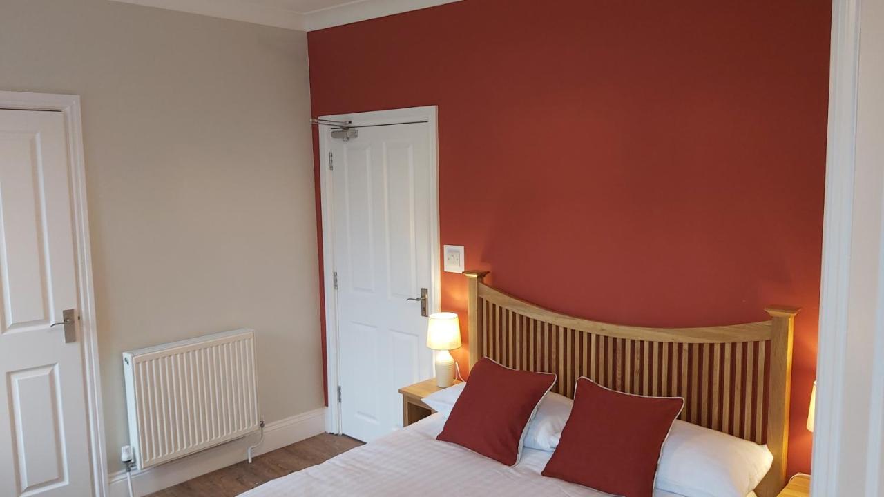 Riverbank Bed And Breakfast Llanwrtyd Wells Esterno foto