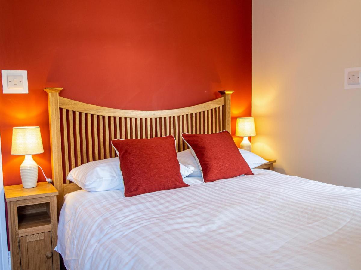 Riverbank Bed And Breakfast Llanwrtyd Wells Esterno foto